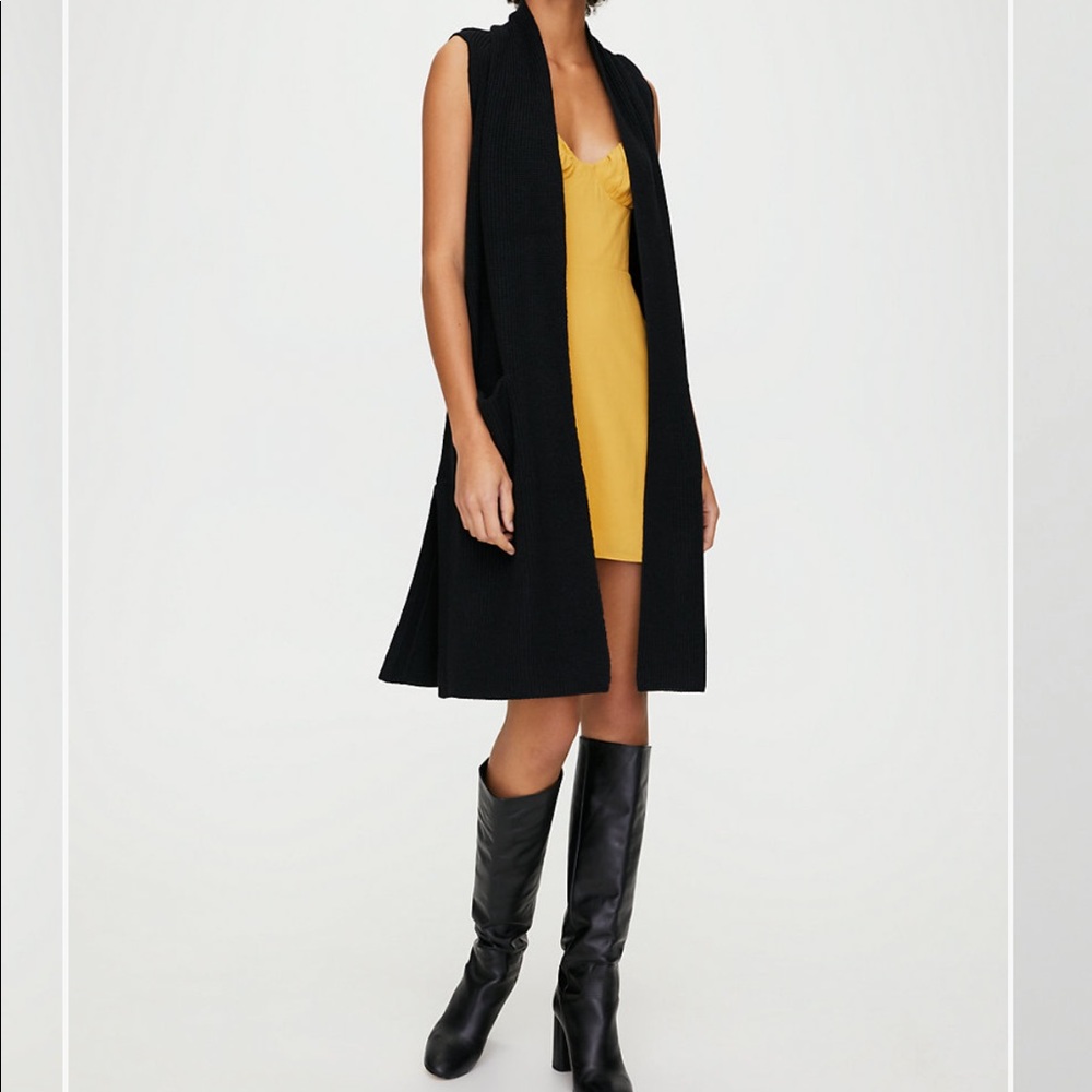 Aritzia Wilfred sleeveless knit vest black XXS